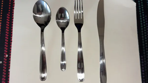 The 4-piece cutlery set — dinner spoon, teaspoon, dinner fork and dinner knife
